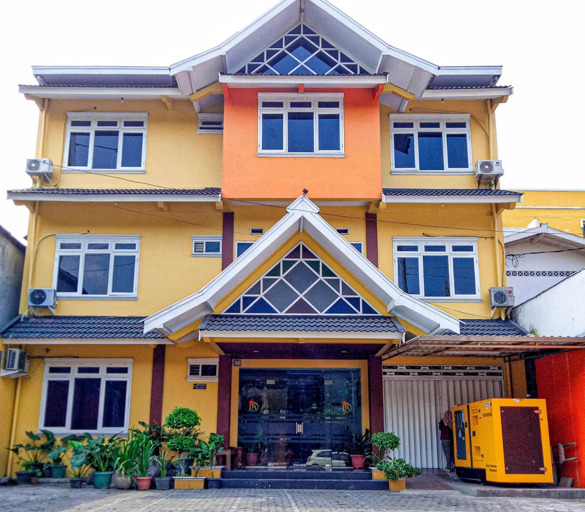 Urbanview Hotel Pondok Anggun Yogyakarta By Reddoorz Maguwo Exterior foto