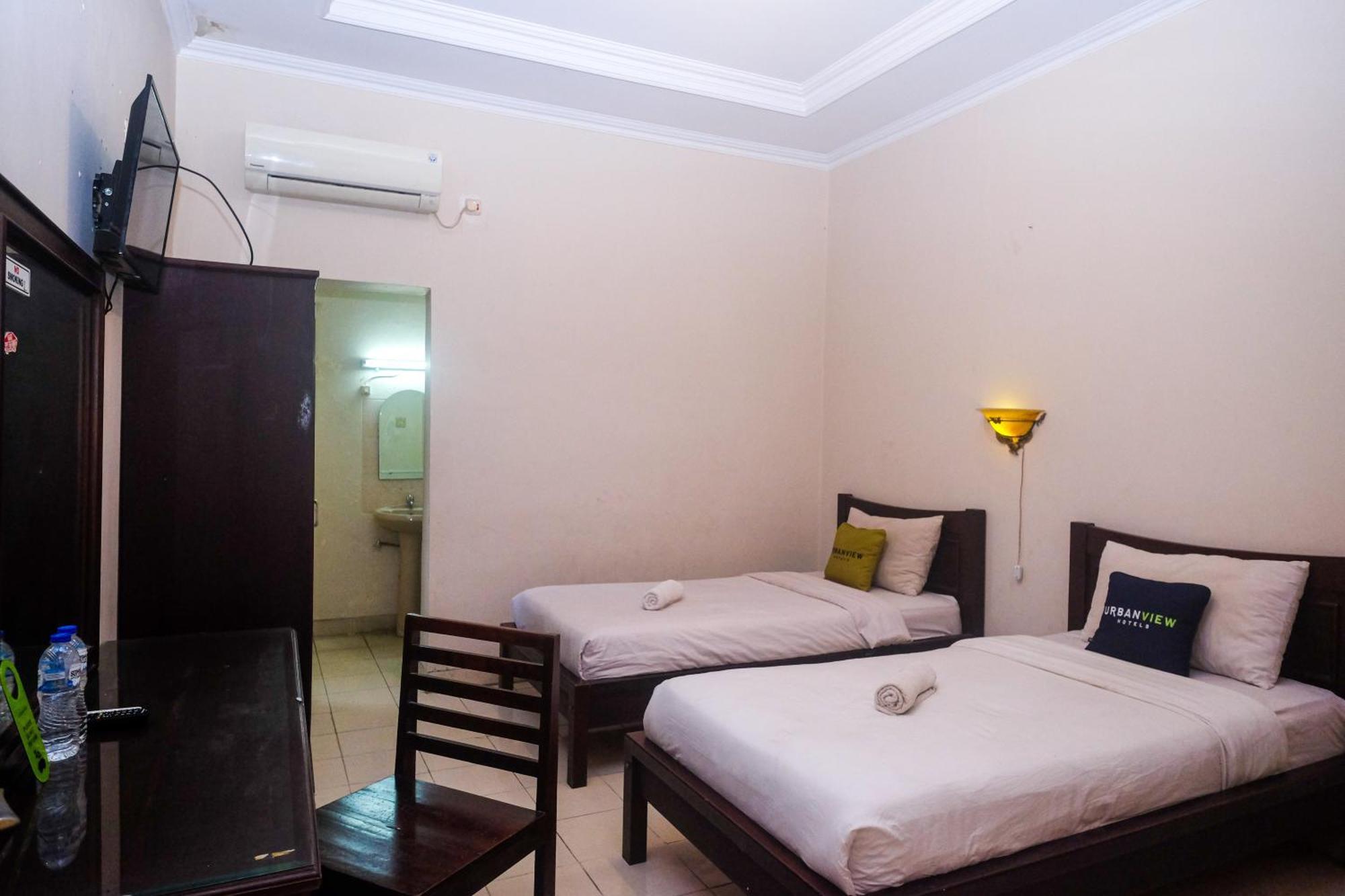 Urbanview Hotel Pondok Anggun Yogyakarta By Reddoorz Maguwo Exterior foto