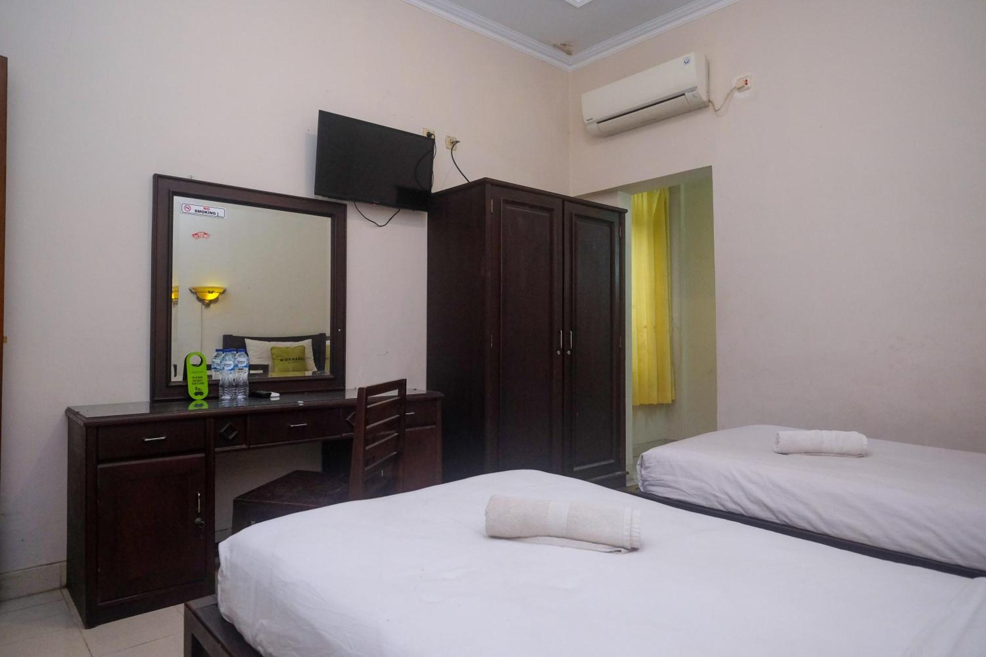 Urbanview Hotel Pondok Anggun Yogyakarta By Reddoorz Maguwo Exterior foto