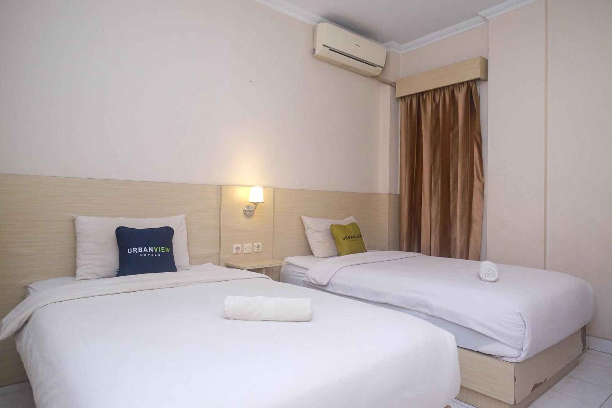 Urbanview Hotel Pondok Anggun Yogyakarta By Reddoorz Maguwo Exterior foto