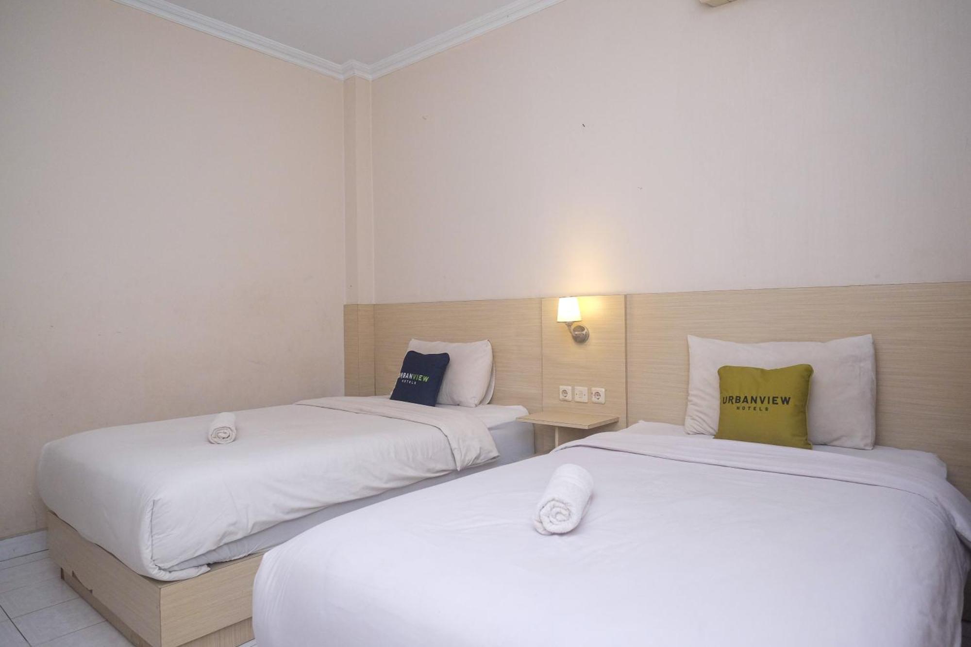 Urbanview Hotel Pondok Anggun Yogyakarta By Reddoorz Maguwo Exterior foto