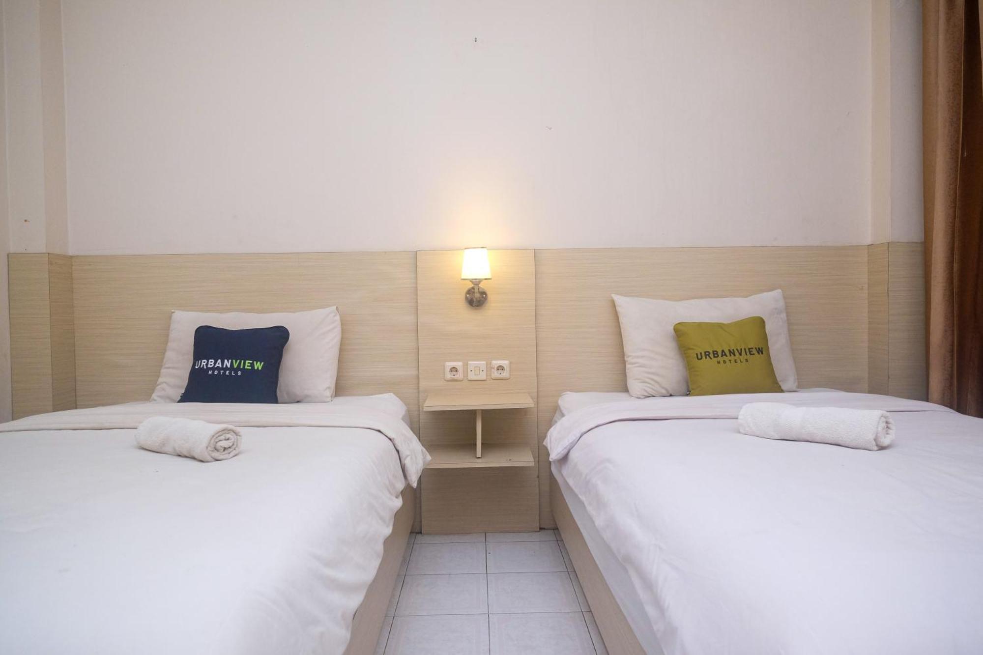 Urbanview Hotel Pondok Anggun Yogyakarta By Reddoorz Maguwo Exterior foto