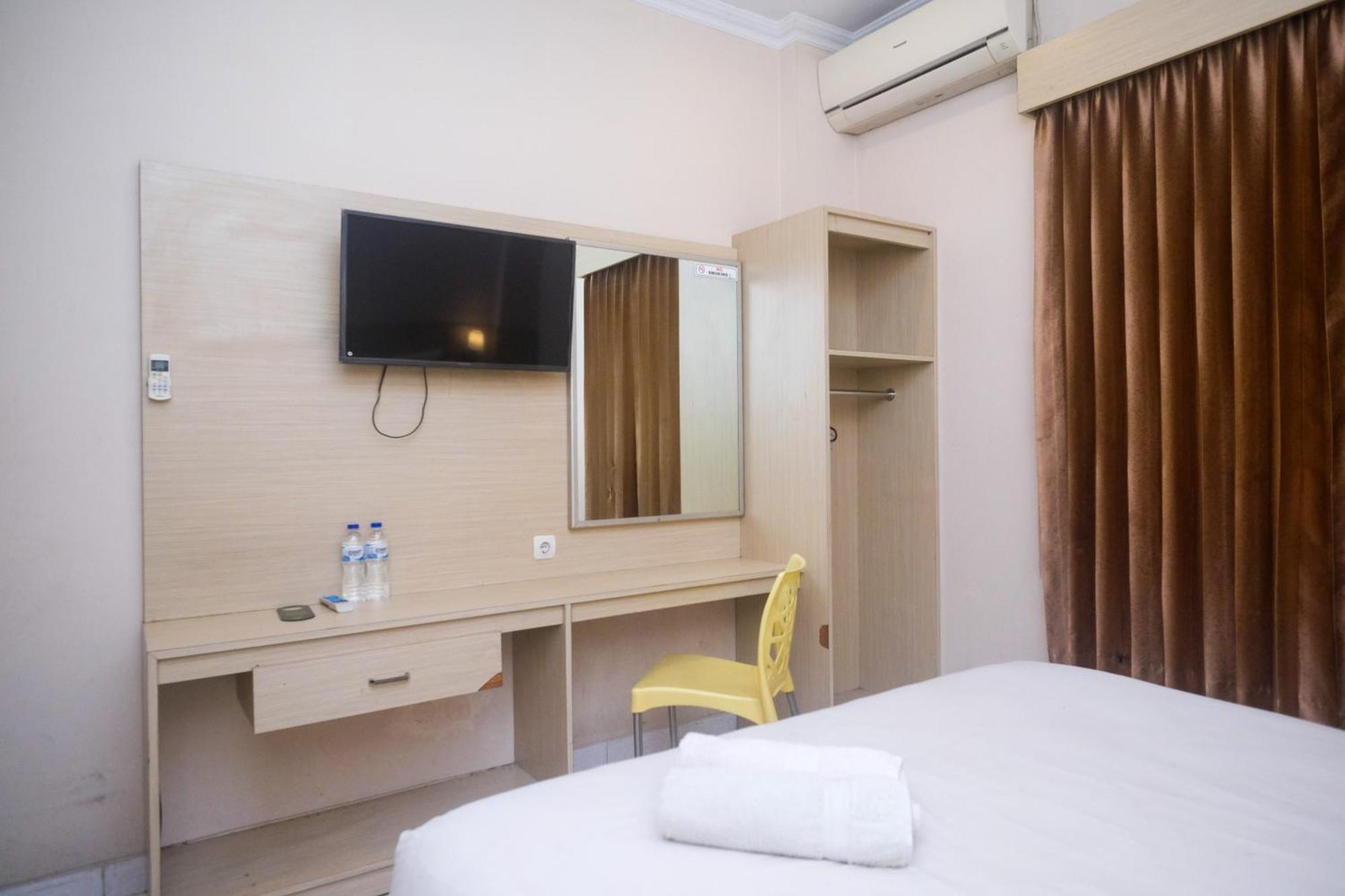 Urbanview Hotel Pondok Anggun Yogyakarta By Reddoorz Maguwo Exterior foto