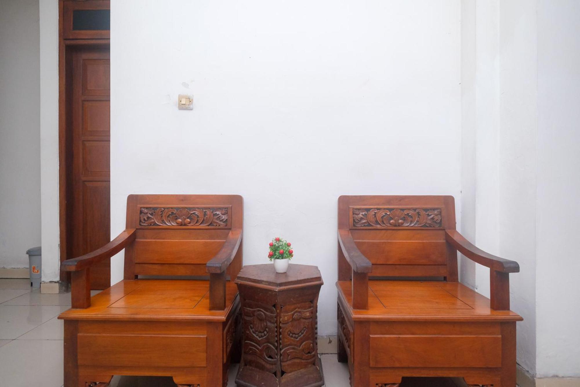 Urbanview Hotel Pondok Anggun Yogyakarta By Reddoorz Maguwo Exterior foto